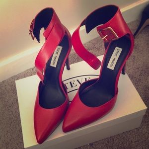 Steve Madden pumps